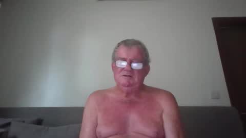 darwincock online show from April 30, 1:21 am