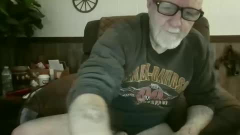 dave571960 online show from April 29, 10:09 am