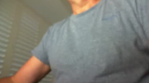 davesu12345 online show from October 20, 6:18 am