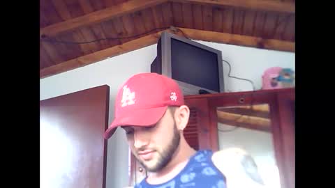Snapshot of david23vergota chatting on October 19, 10:03 pm david23vergota online show from October 19, 10:03 pm
