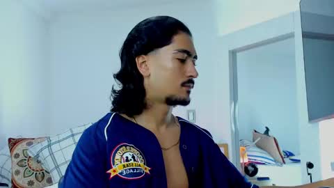 Snapshot of david_johnson372 chatting on September 14, 11:00 am Hey im David that loves to explore and speak their fantasies. Very open talktative and nice. Feel free to chat with me online show from September 14, 11:00 am