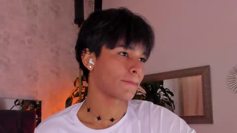 Snapshot of david_lux chatting on October 24, 1:12 pm David online show from October 24, 1:12 pm