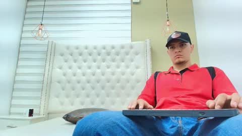 david_victoriaa online show from December 16, 1:17 pm