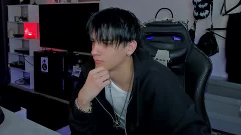 davis online show from February 5, 1:04 pm