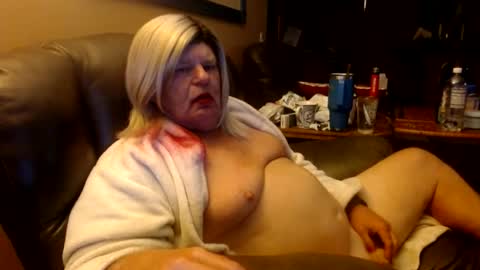 dawndoesall online show from July 28, 3:04 am
