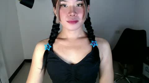 dazzzlingcarol online show from June 27, 10:10 am