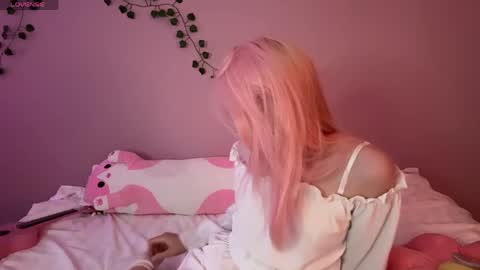 Maggie online show from May 23, 2:35 pm