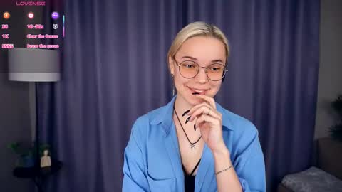 Charlie 18yo online show from December 5, 6:12 am