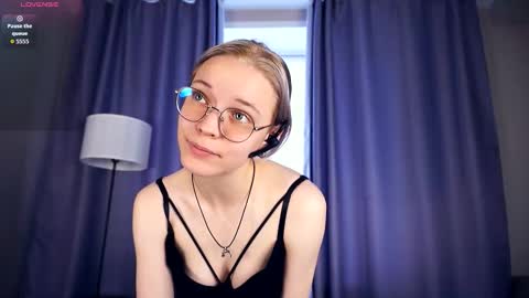 Charlie 18yo online show from September 20, 6:49 am