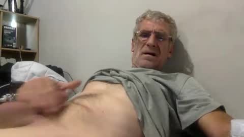 deanofflove221000 online show from March 22, 12:25 am