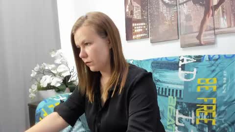 Holly online show from May 13, 2:10 am