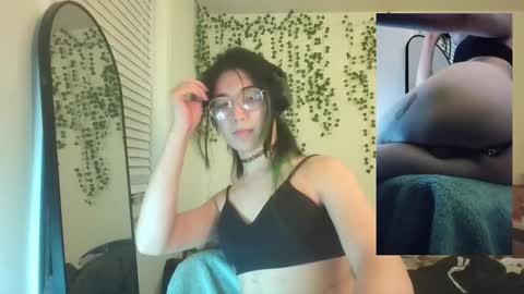 deciduousdoll online show from November 10, 8:28 am