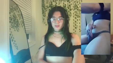 deciduousdoll online show from September 22, 6:06 am