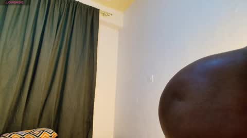 Dee online show from March 25, 7:20 pm