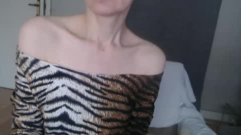 KamiDevi online show from October 16, 3:33 pm