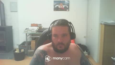 Snapshot of deinspielzeug87 chatting on January 2, 6:23 pm deinspielzeug87 online show from January 2, 6:23 pm