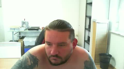 Snapshot of deinspielzeug87 chatting on October 22, 10:40 am deinspielzeug87 online show from October 22, 10:40 am