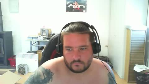 Snapshot of deinspielzeug87 chatting on September 18, 1:04 pm deinspielzeug87 online show from September 18, 1:04 pm