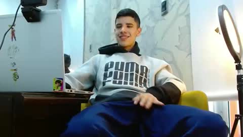 Snapshot of delglo chatting on October 12, 9:27 pm delglo online show from October 12, 9:27 pm