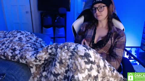 Snapshot of delilahreads chatting on December 5, 9:44 pm Delilah online show from December 5, 9:44 pm