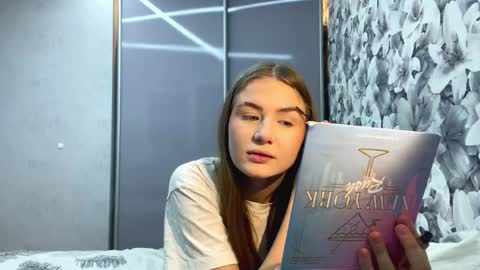 Lea online show from December 18, 8:15 pm