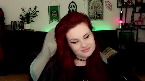 dellacrush_ online show from February 10, 7:17 pm