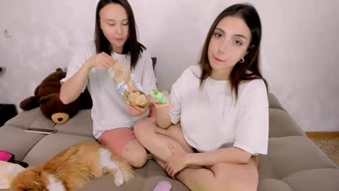 Victoria and Nara twitterinstagram dementra rawrr online show from November 30, 2:18 am