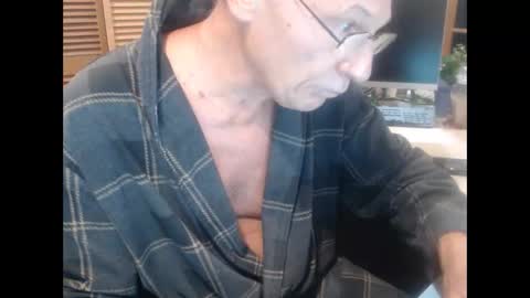 Den  Jet online show from January 6, 10:19 am