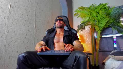 dennis_cox_ online show from February 22, 5:44 am