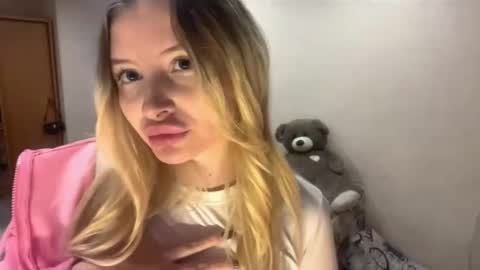 Vi  Victoria online show from October 15, 7:04 pm