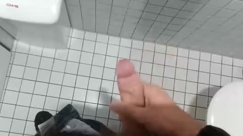 der_wanderer12 online show from November 5, 12:51 pm