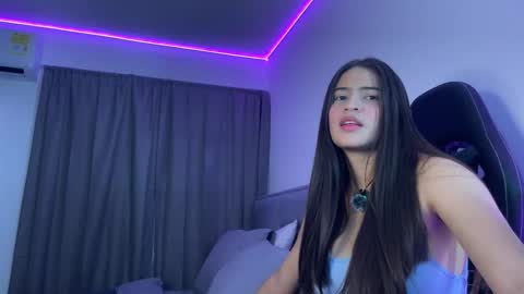 Snapshot of dereckbrownn chatting on October 21, 10:02 pm Dereck online show from October 21, 10:02 pm