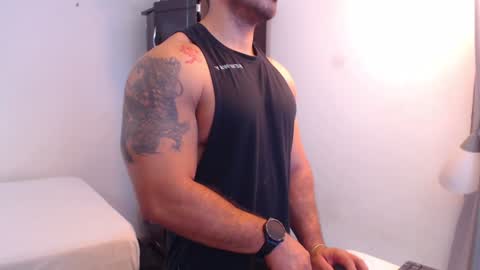 Derek online show from December 19, 1:28 am