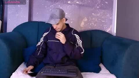 derek_voss online show from June 27, 5:41 pm