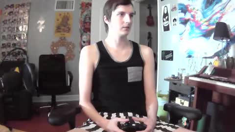 Snapshot of derekdings chatting on March 2, 3:59 pm derekdings online show from March 2, 3:59 pm