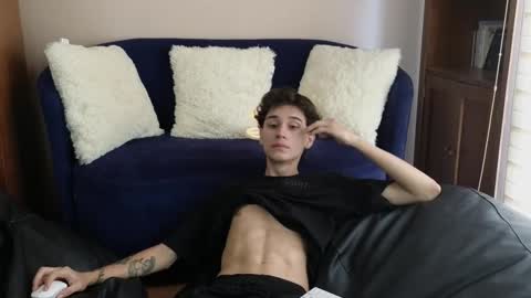 Derek online show from November 17, 1:35 pm