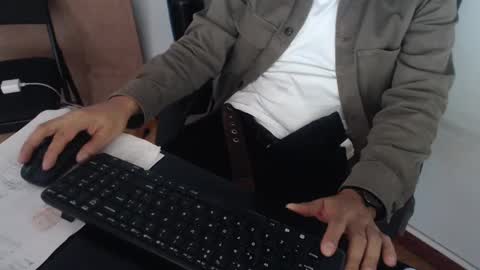     online show from January 3, 4:06 pm