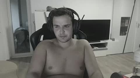 dershark online show from October 17, 4:22 pm