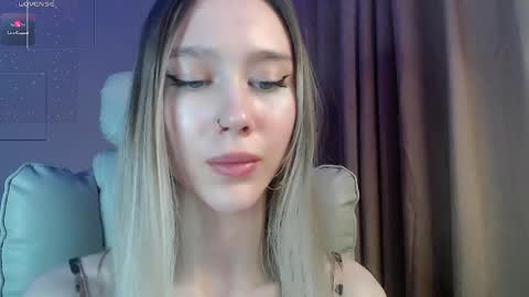 Ari online show from April 12, 5:28 pm