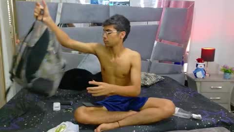 desire4duo online show from November 18, 1:25 pm