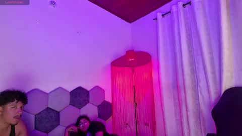 TORI AND MR. BEAR online show from April 21, 6:37 pm