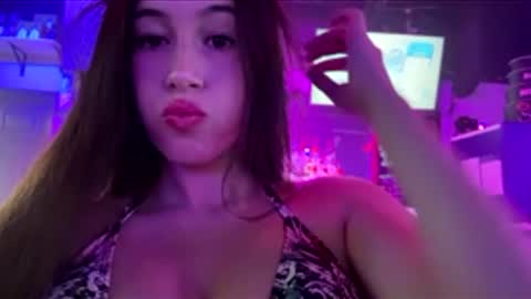 desireebabyxoxo online show from January 13, 1:24 am