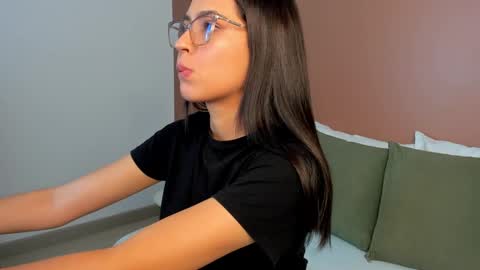 desire online show from September 18, 12:31 pm