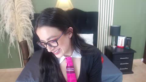 Snapshot of desiring__angel chatting on February 6, 8:50 am Desiring Angel online show from February 6, 8:50 am