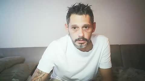 deuxamoureuxhot online show from April 6, 6:42 pm