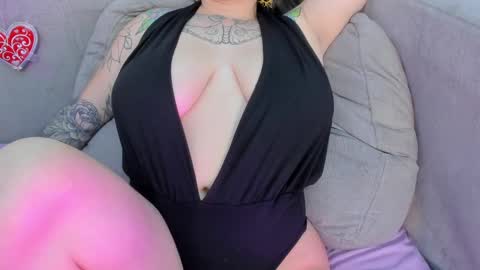 Snapshot of deva_blue chatting on February 15, 4:58 am Deva Blue online show from February 15, 4:58 am