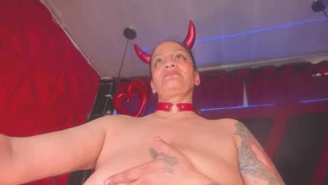 devil_taylorx online show from November 4, 3:46 pm