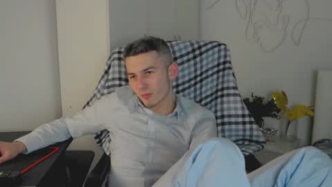 devin_ho online show from February 12, 1:52 am