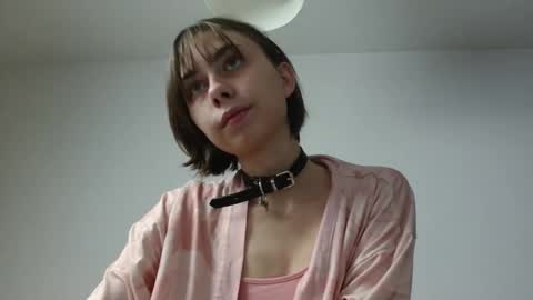 dewkiss online show from December 14, 9:21 pm