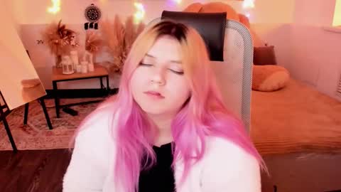 Dia online show from March 5, 8:07 pm